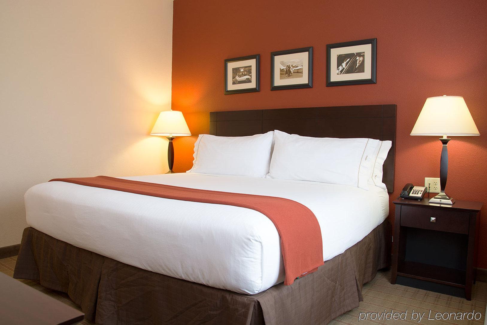 Holiday Inn Express & Suites East Wichita I-35 Andover By Ihg Eksteriør billede